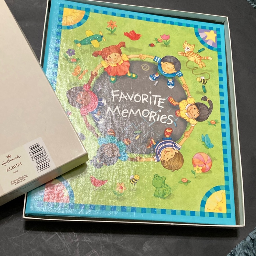 Hallmark Album - FAVORITE MEMORIES